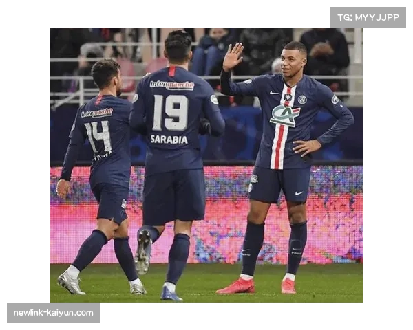 巴黎圣日耳曼若补赛取胜将重返榜首 争冠形势胶着每一分都至关重要